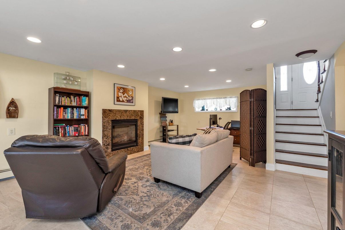Fireplace, Interior, Living room, Recessed Lighting