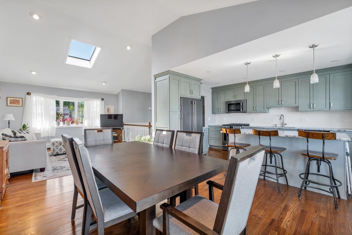 Dining room, Interior, Kitchen, Living room, Pendant Lights, Recessed Lighting, Stainless Steel Appliances, Wood Texture Flooring