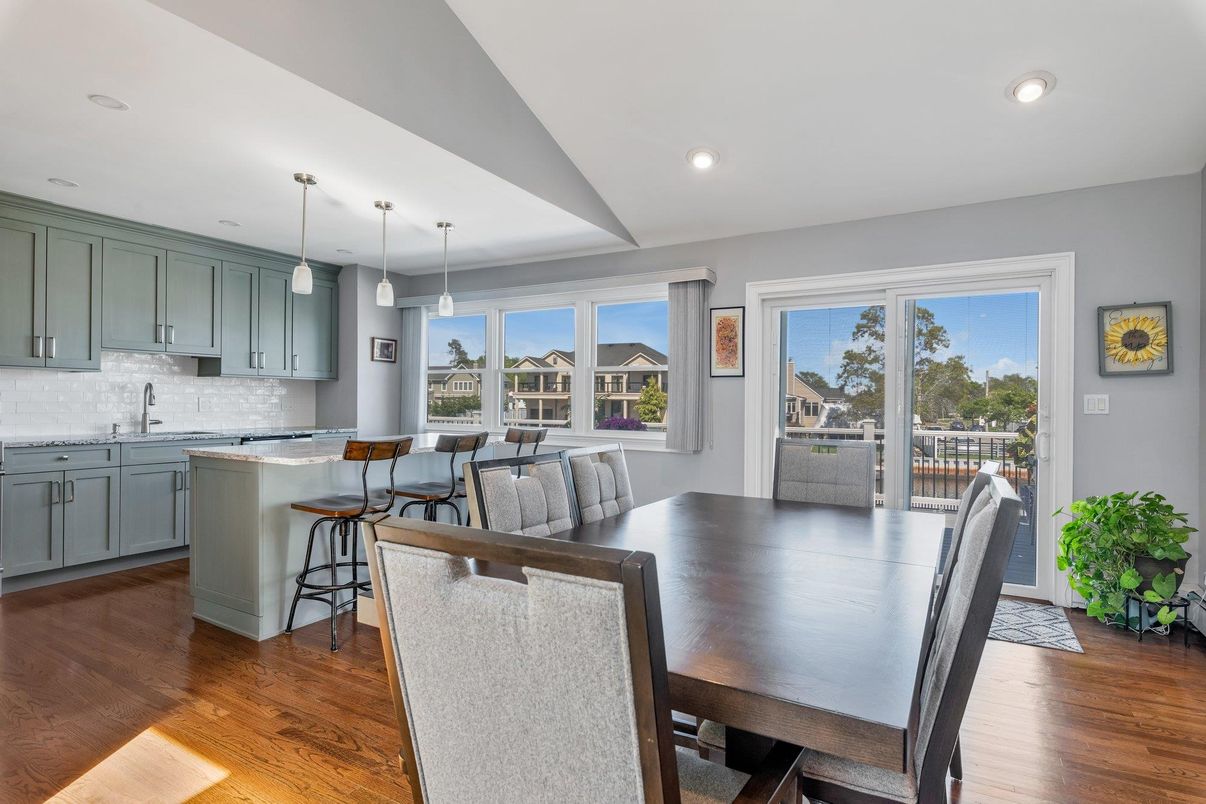 Dining room, Interior, Kitchen, Pendant Lights, Recessed Lighting, Wood Texture Flooring