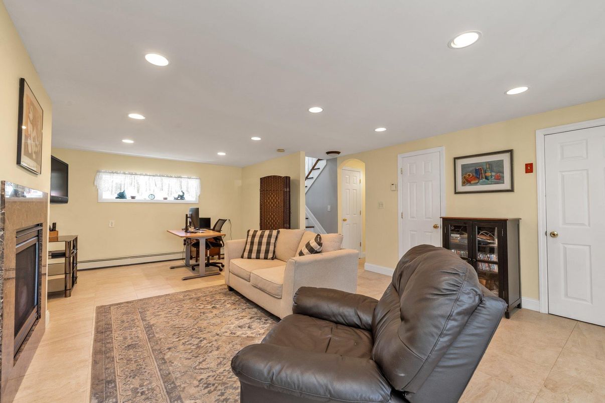 Fireplace, Interior, Living room, Recessed Lighting
