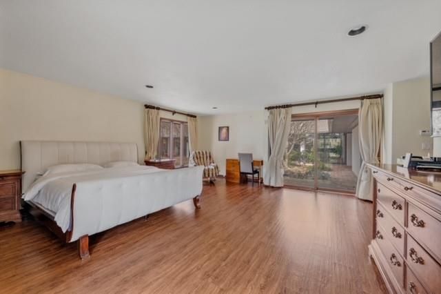 Bedroom, Dining room, Interior, Recessed Lighting, Wood Texture Flooring
