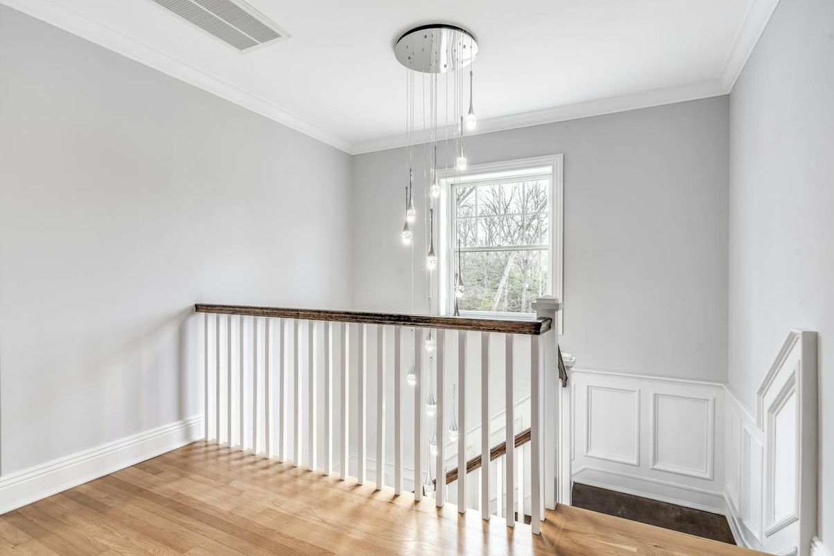 Interior, Pendant Lights, Wood Texture Flooring