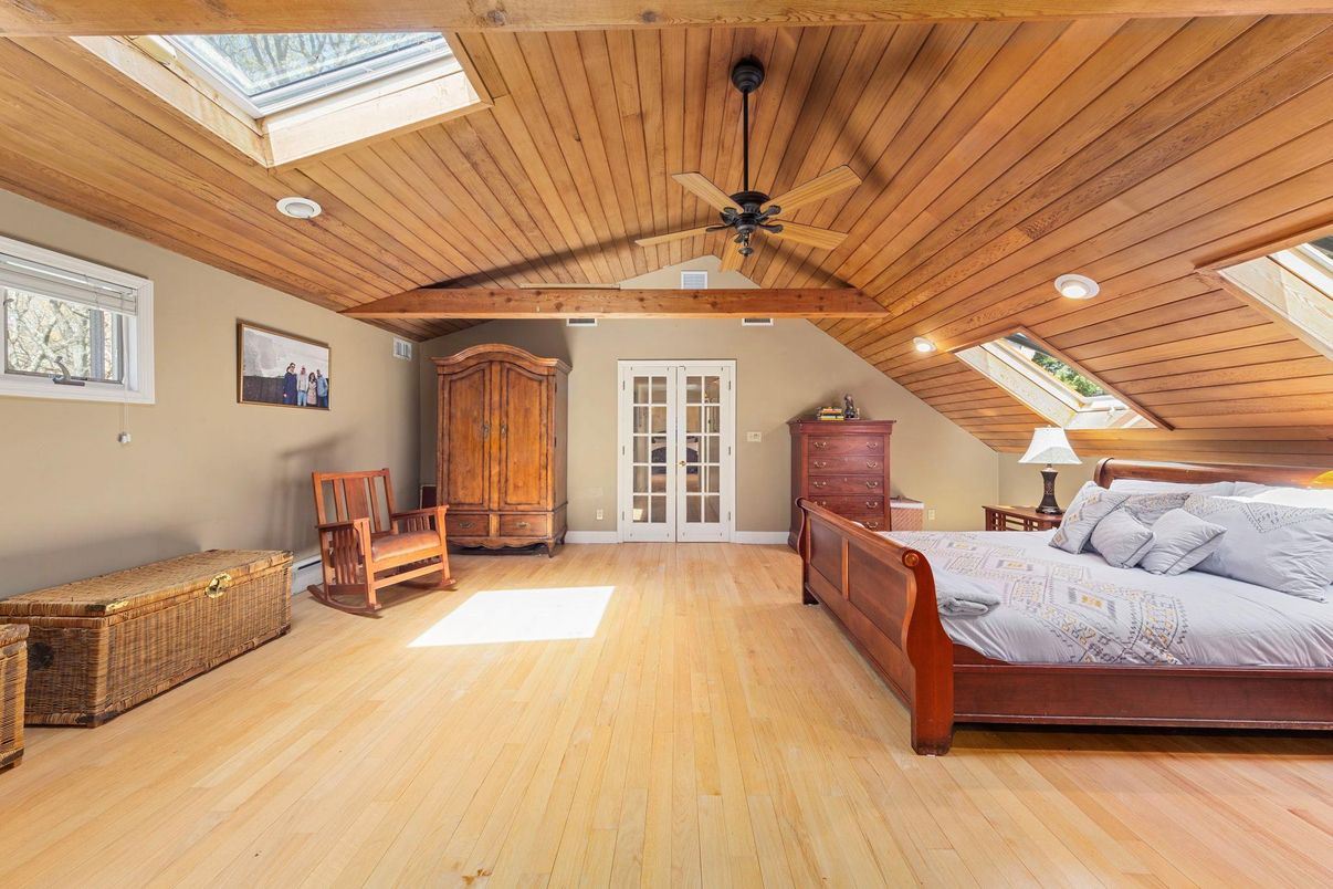 Bedroom, Interior, Recessed Lighting, Wooden Beams, Wooden Ceilings, Wood Texture Flooring