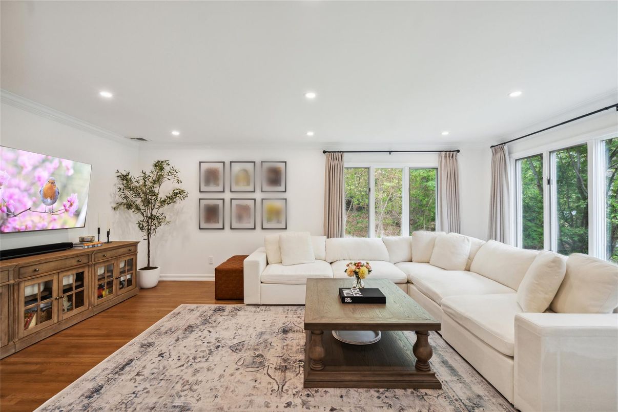 Interior, Living room, Recessed Lighting, Wood Texture Flooring