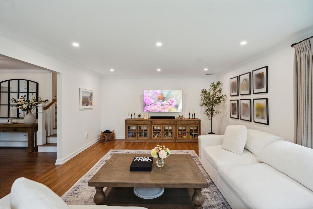 Interior, Living room, Recessed Lighting, Wood Texture Flooring