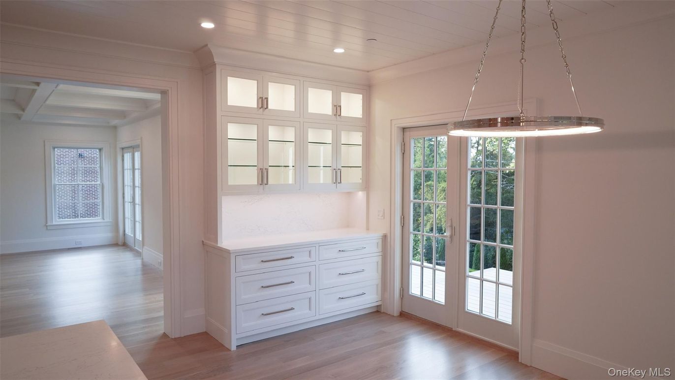 Interior, Pendant Lights, Recessed Lighting, Wood Texture Flooring