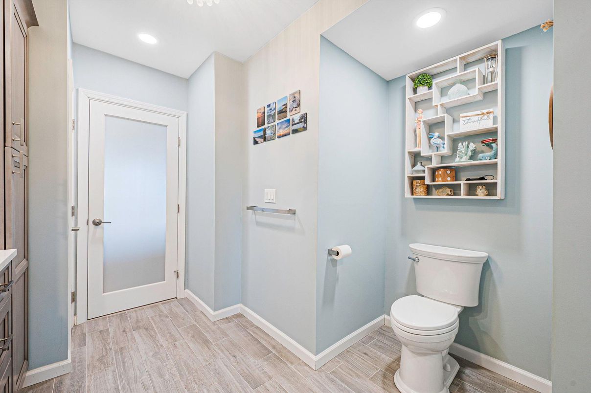 Bathroom, Interior, Recessed Lighting, Wood Texture Flooring