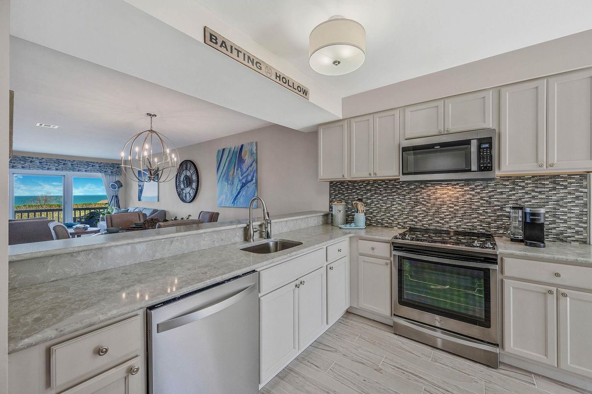 Chandelier, Dining room, Interior, Kitchen, Stainless Steel Appliances, Water, Wood Texture Flooring