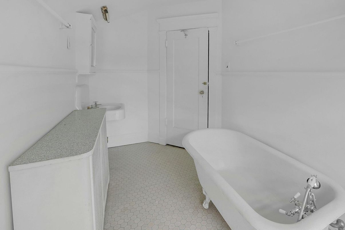 Bathroom, Free Standing Baths, Interior
