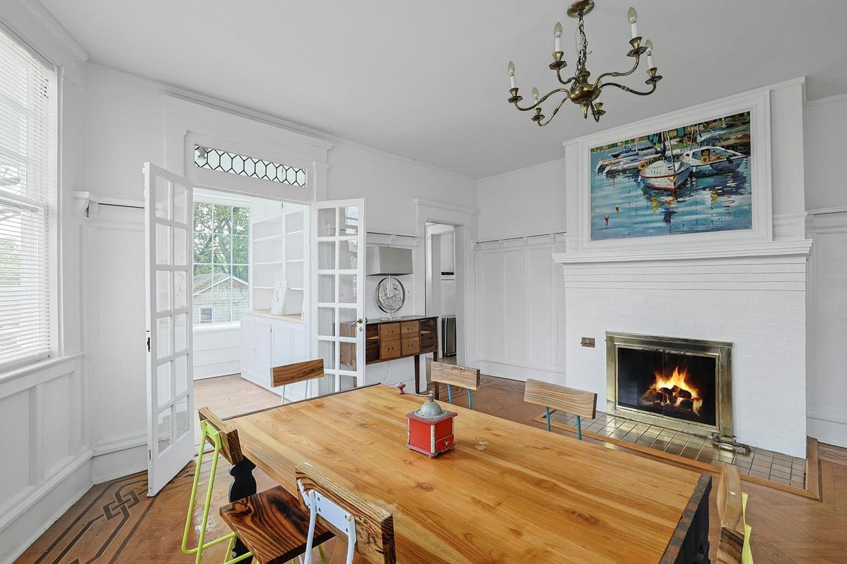 Chandelier, Dining room, Fireplace, Interior, Wood Texture Flooring