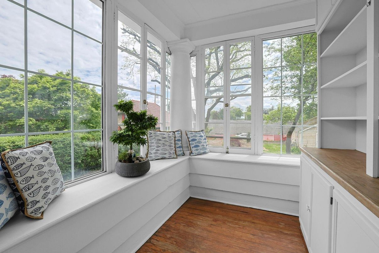 Interior, Sun Room, Wood Texture Flooring