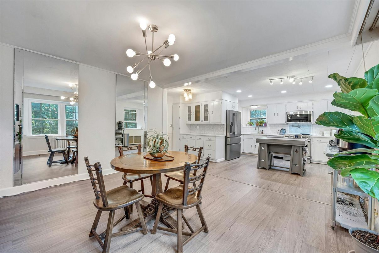 Dining room, Interior, Kitchen, Pendant Lights, Stainless Steel Appliances, Wood Texture Flooring
