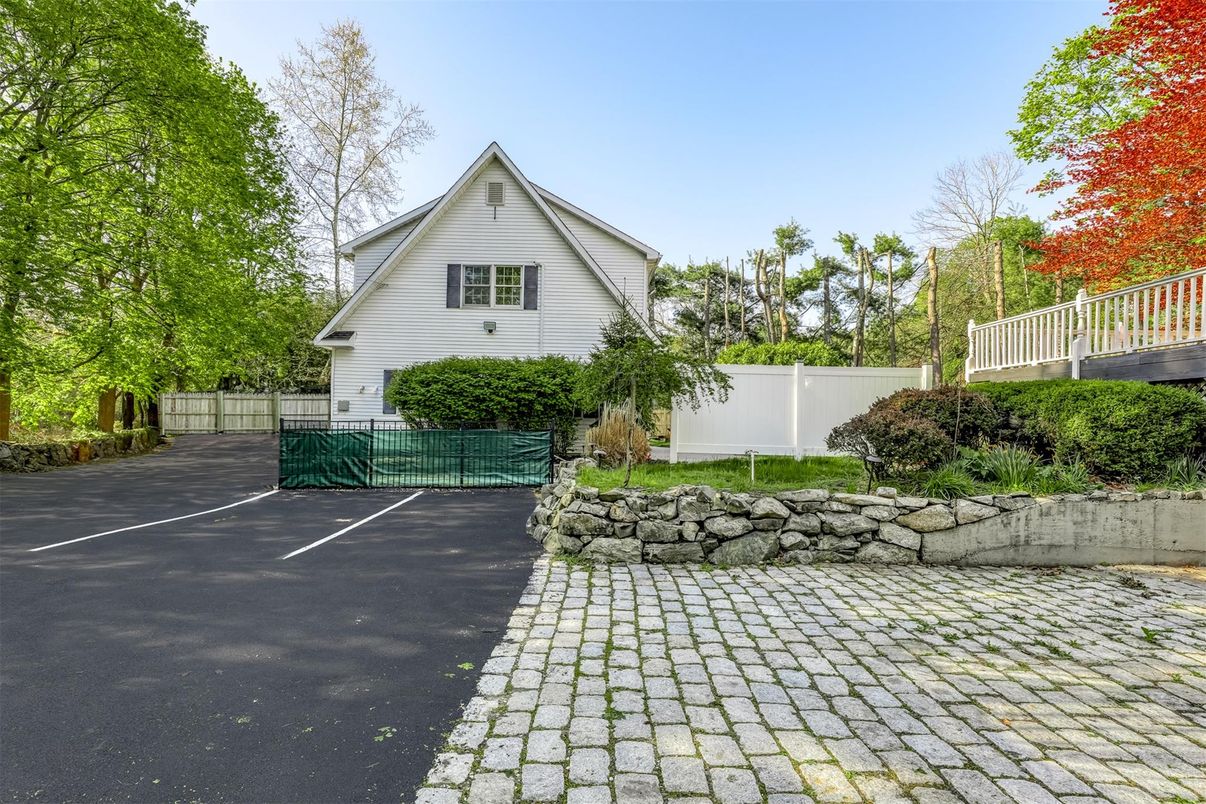 Exterior, Tennis Courts
