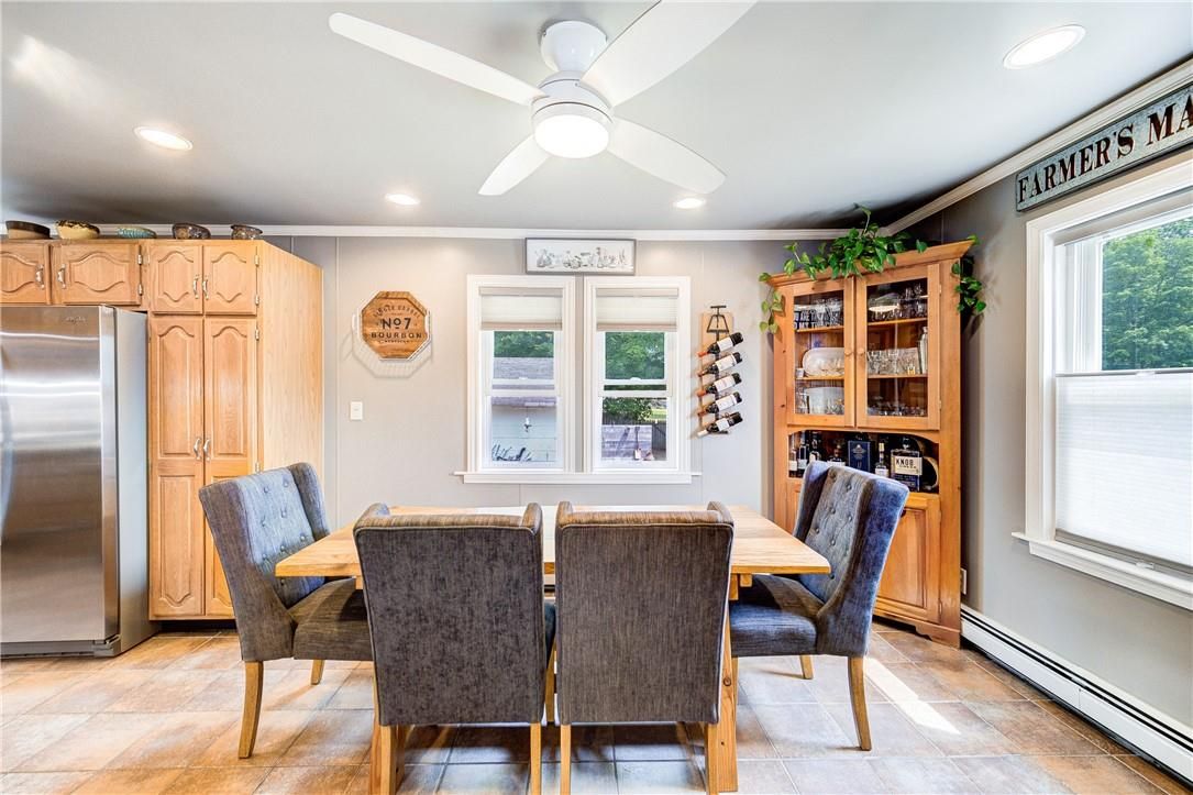Dining room, Interior, Kitchen, Recessed Lighting, Stainless Steel Appliances