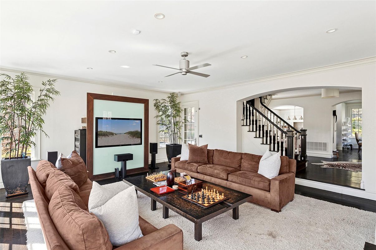 Interior, Living room, Recessed Lighting