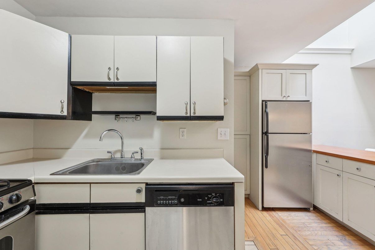 Interior, Kitchen, Stainless Steel Appliances, Wood Texture Flooring