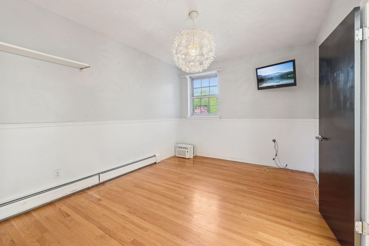 Chandelier, Empty room, Interior, Wood Texture Flooring