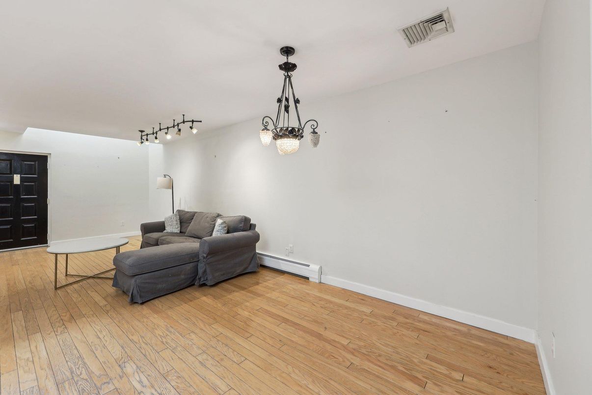 Interior, Pendant Lights, Wood Texture Flooring