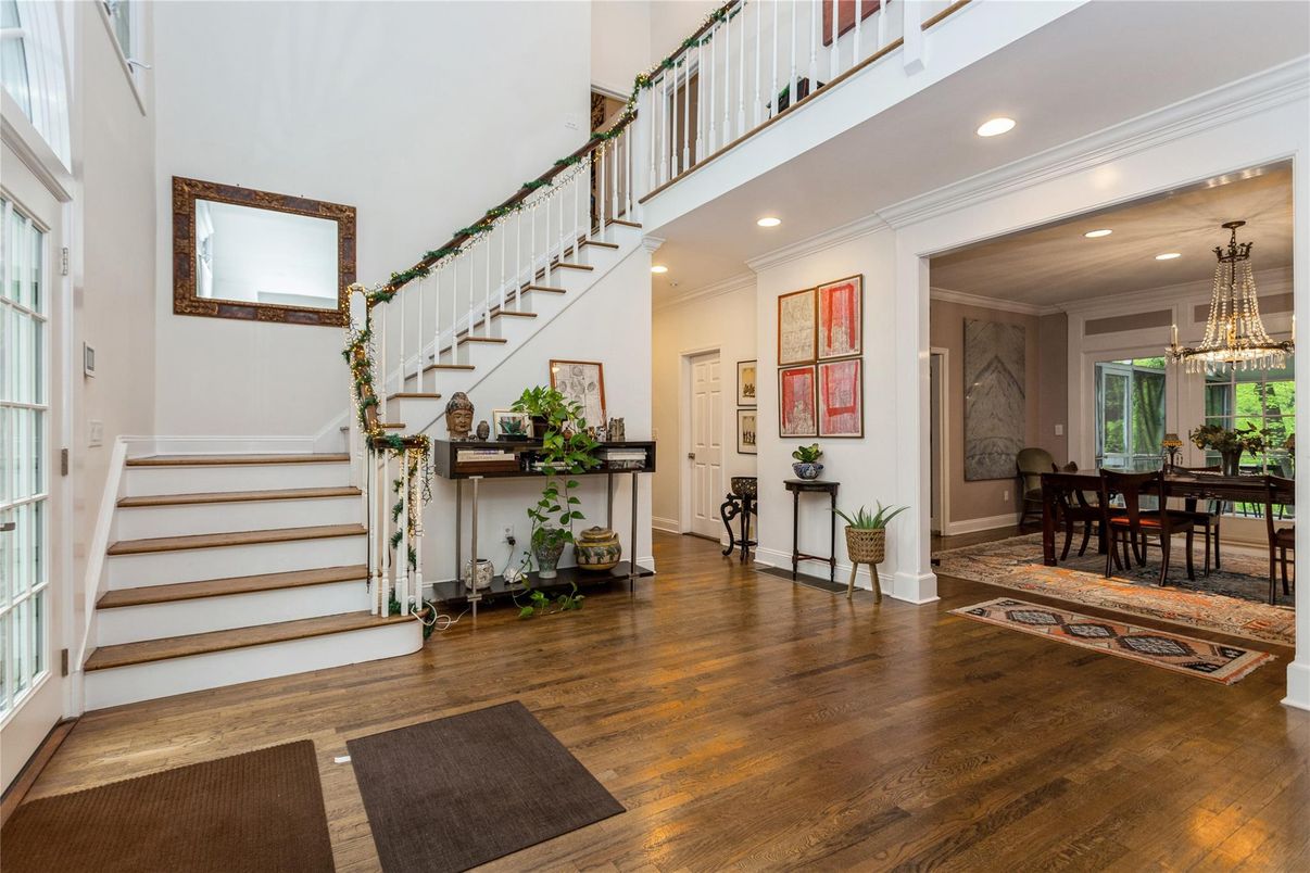 Chandelier, Dining room, Interior, Recessed Lighting, Wood Texture Flooring
