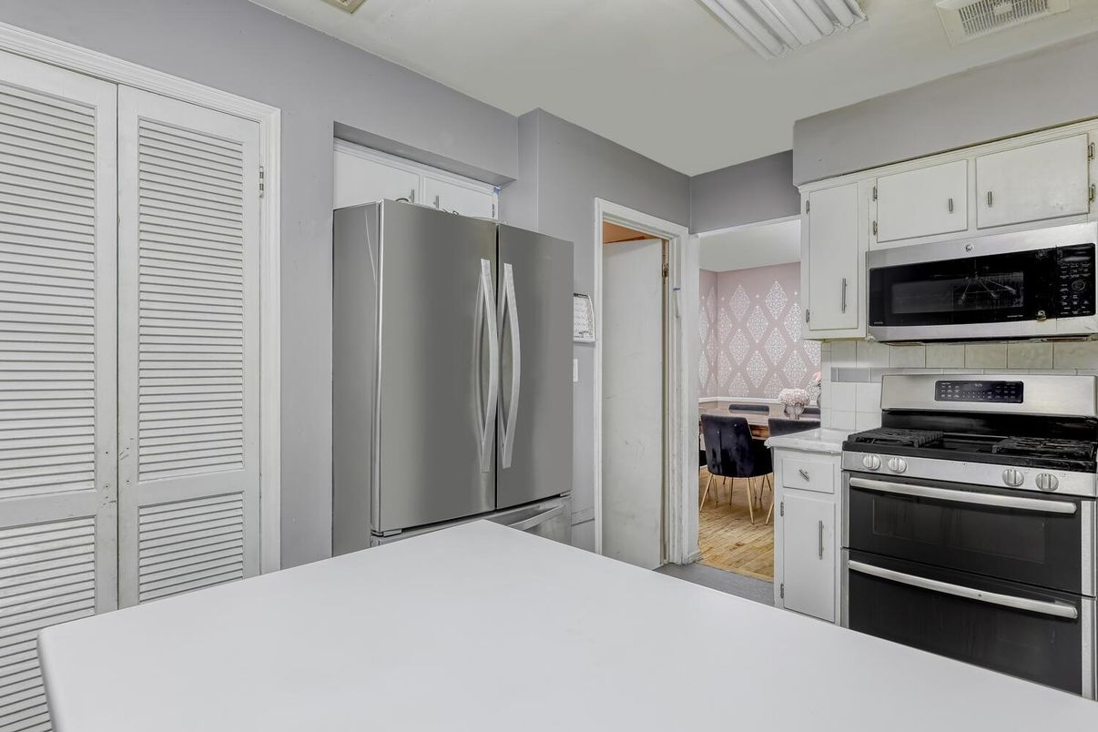 Interior, Kitchen, Stainless Steel Appliances, Wood Texture Flooring