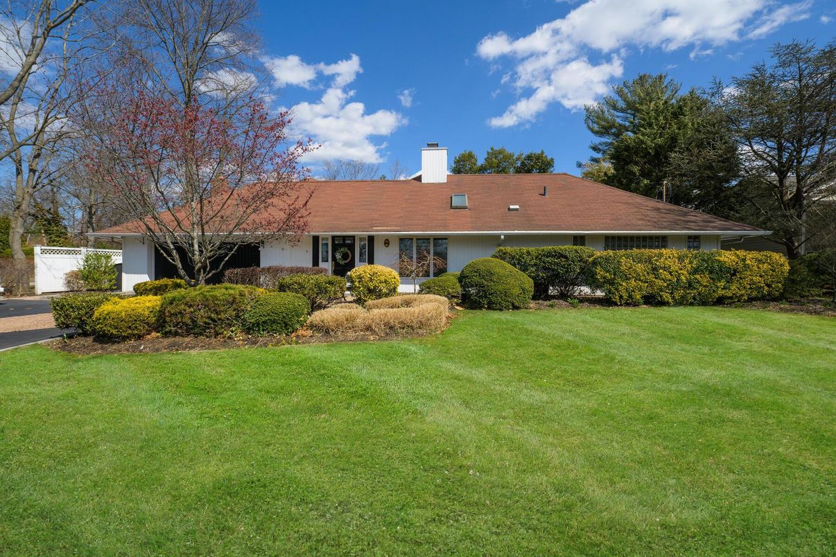 Attached, Backyard, Exterior, Facade, Brick Facade, Ranch