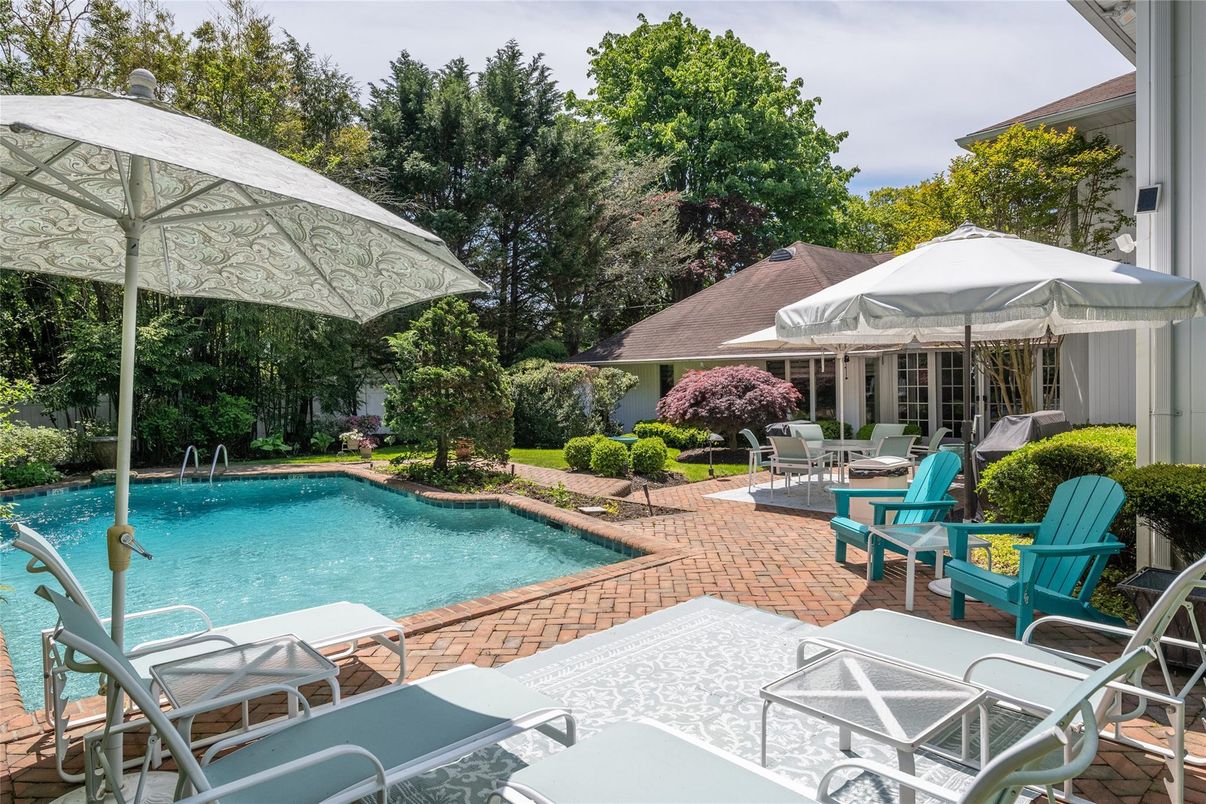 Exterior, Pool