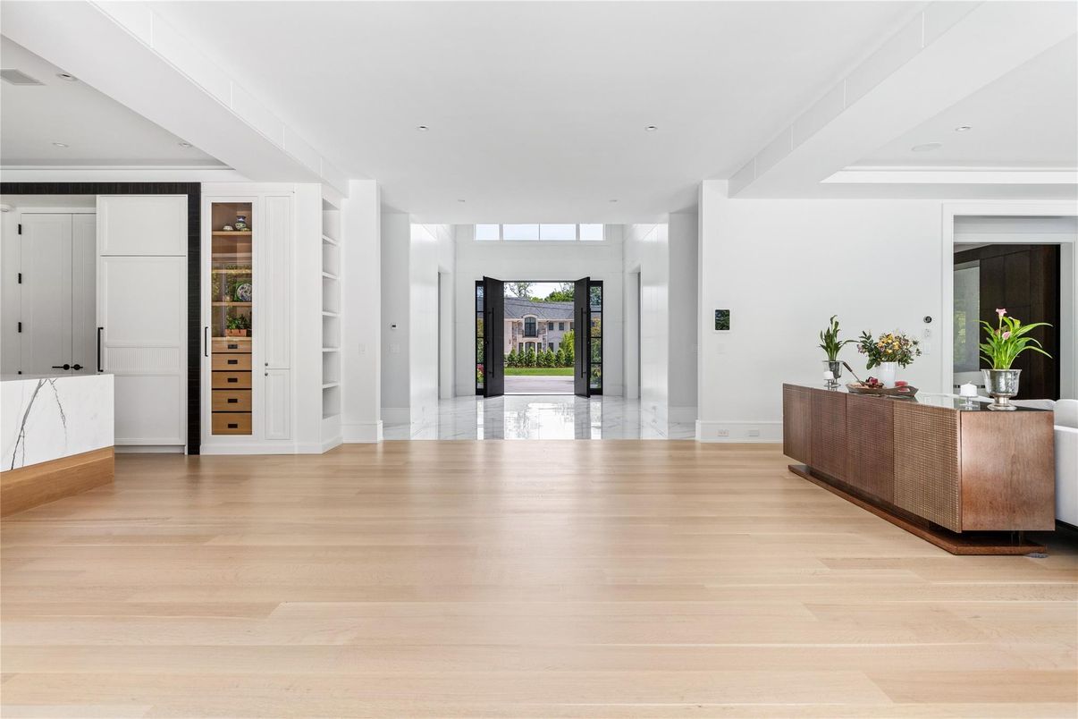 Interior, Recessed Lighting, Wood Texture Flooring