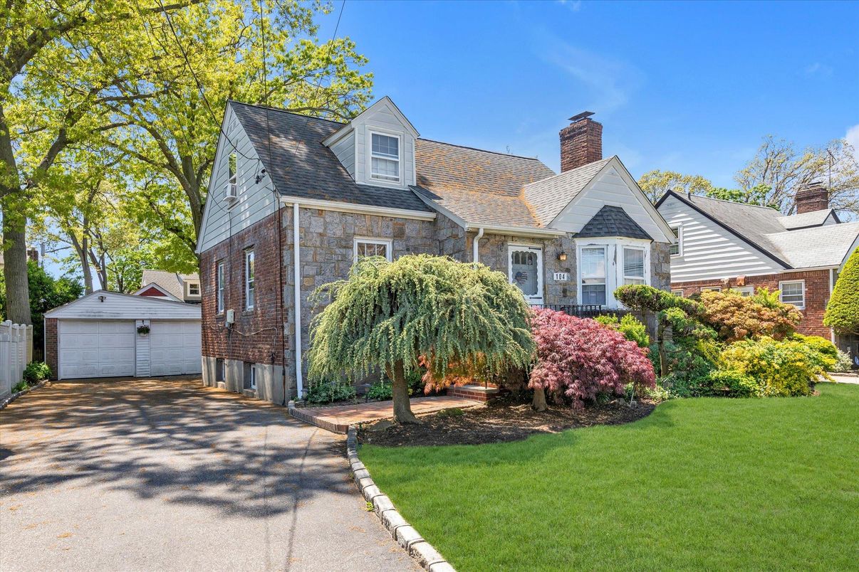 Detached Garage, Exterior, Facade, Cape Cod