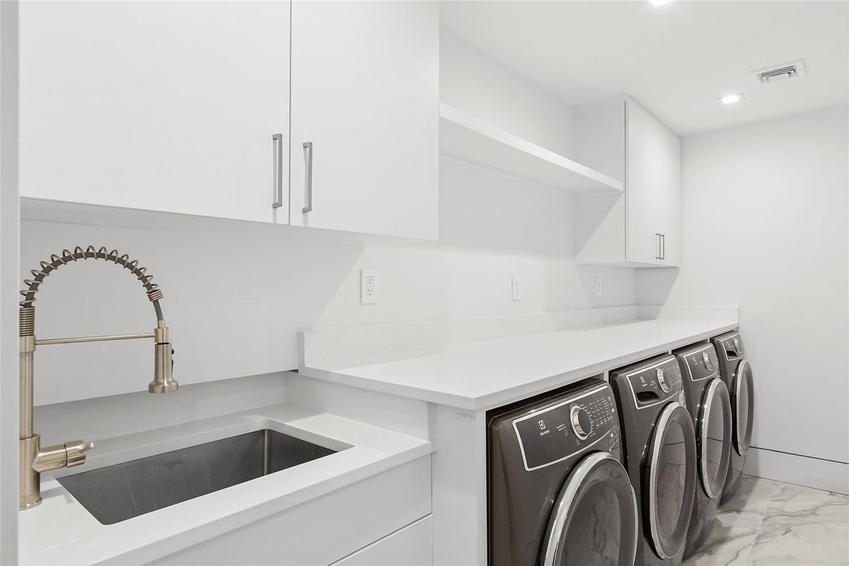 Interior, Marble, Recessed Lighting, Washer