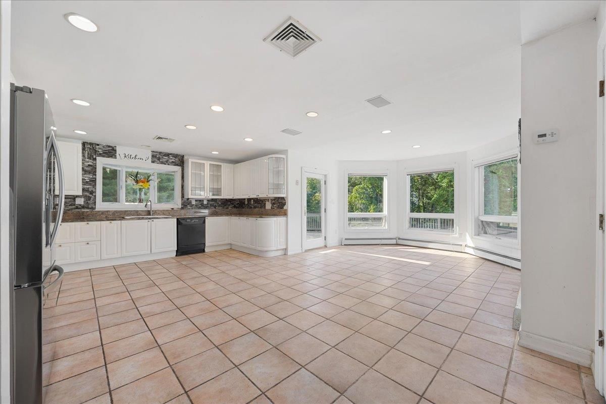 Empty room, Interior, Kitchen, Recessed Lighting