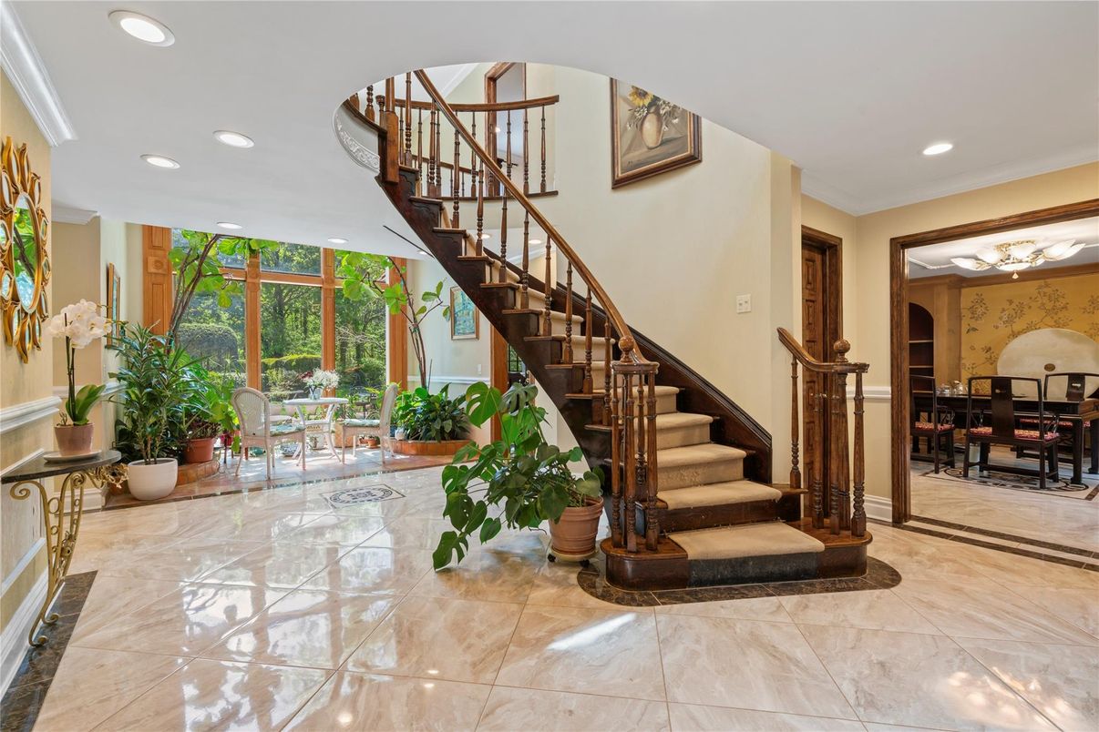 Dining room, Interior, Recessed Lighting