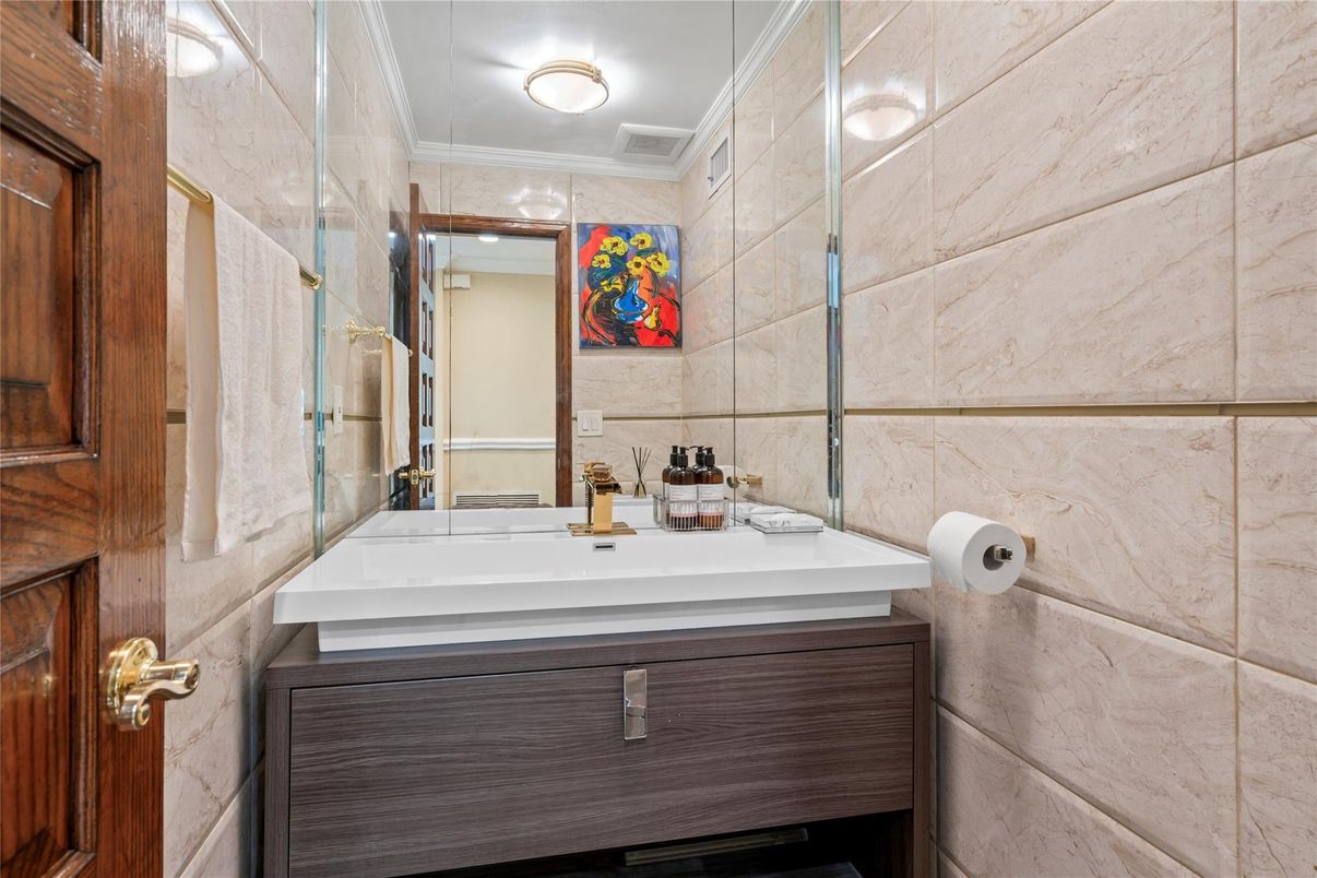 Bathroom, Interior