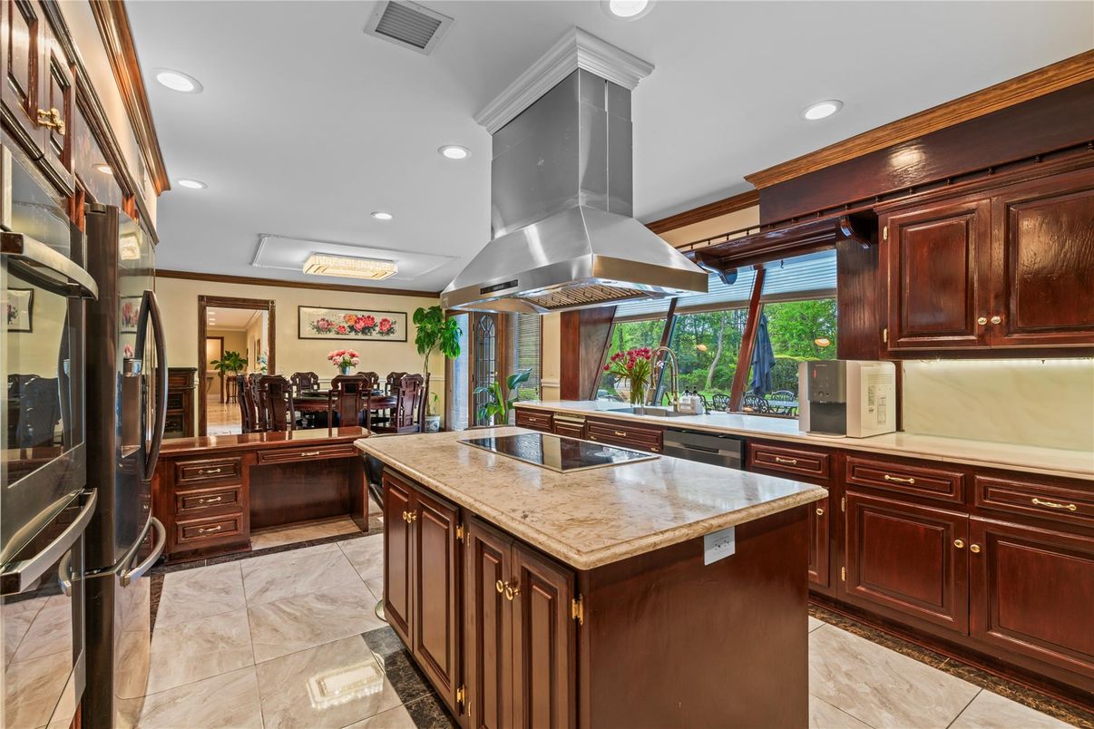 Dining room, Interior, Kitchen, Recessed Lighting, Stainless Steel Appliances