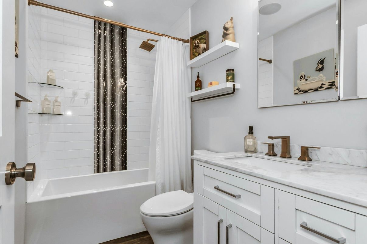 Bathroom, Interior, Recessed Lighting, Wood Texture Flooring
