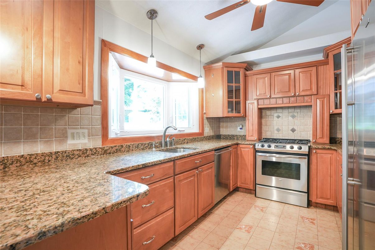 Interior, Kitchen, Pendant Lights, Stainless Steel Appliances