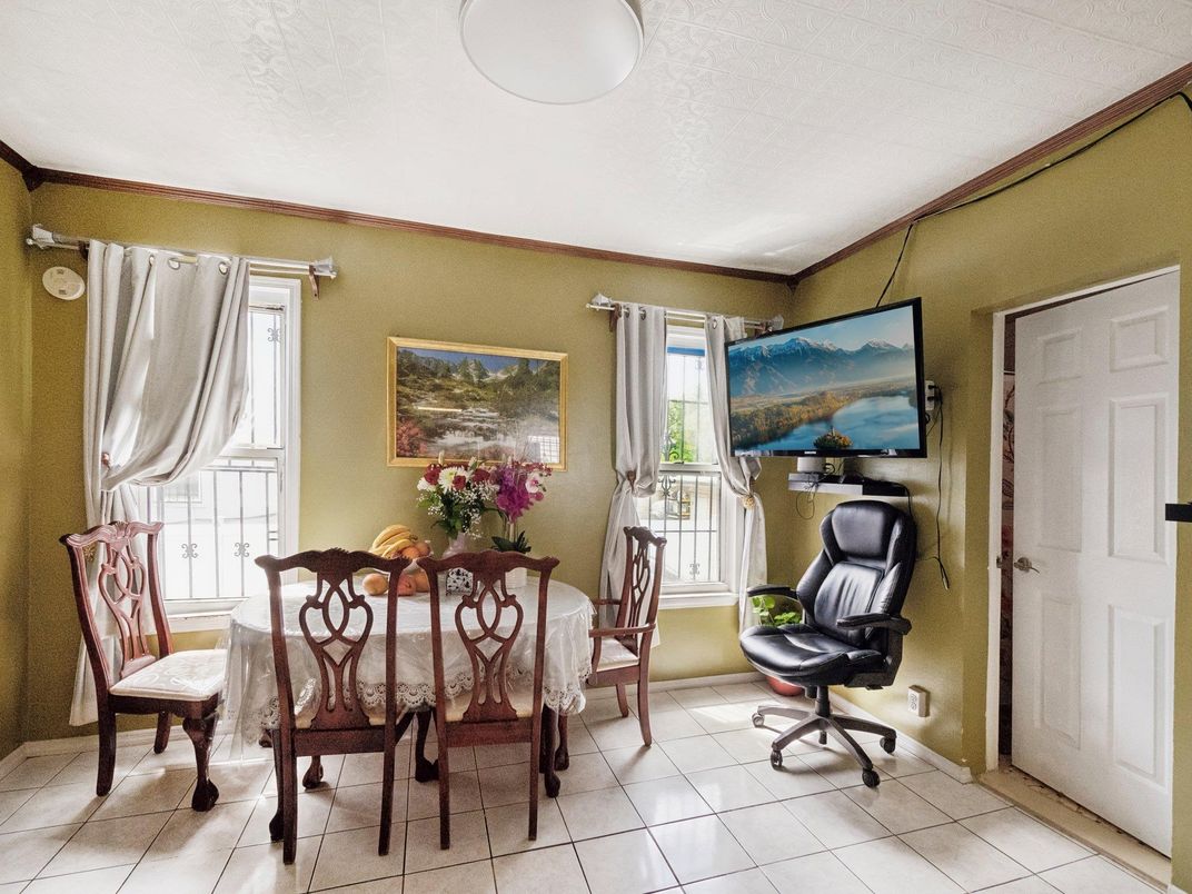Dining room, Interior