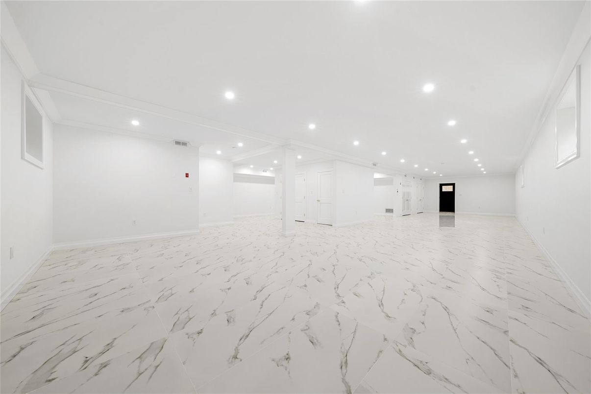 Empty room, Interior, Marble, Recessed Lighting