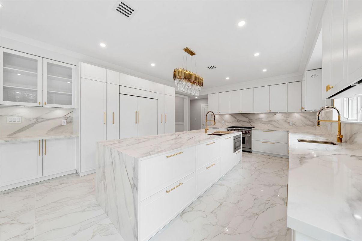 Chandelier, Interior, Kitchen, Marble, Marble Walls, Pendant Lights, Recessed Lighting, Stainless Steel Appliances