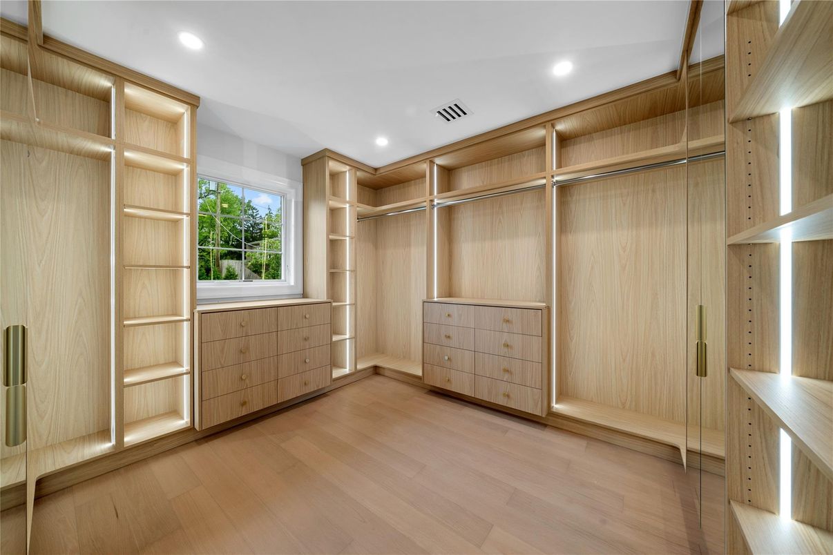 Interior, Recessed Lighting, Walk-in Closets, Wood Texture Flooring