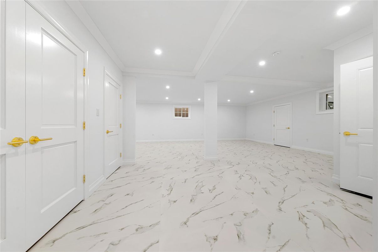 Empty room, Interior, Marble, Recessed Lighting