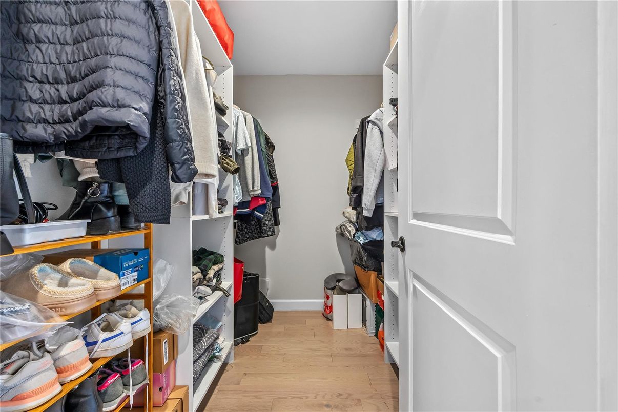 Interior, Walk-in Closets, Wood Texture Flooring