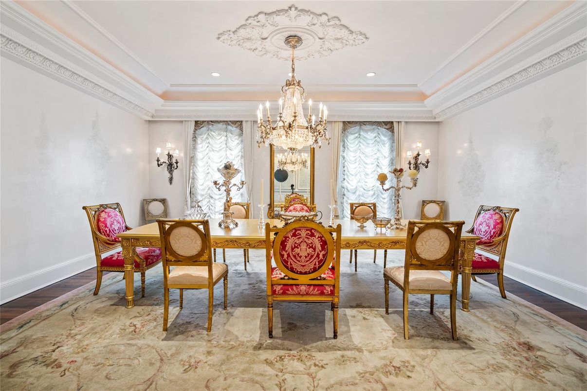 Chandelier, Dining room, Interior, Recessed Lighting, Wood Texture Flooring
