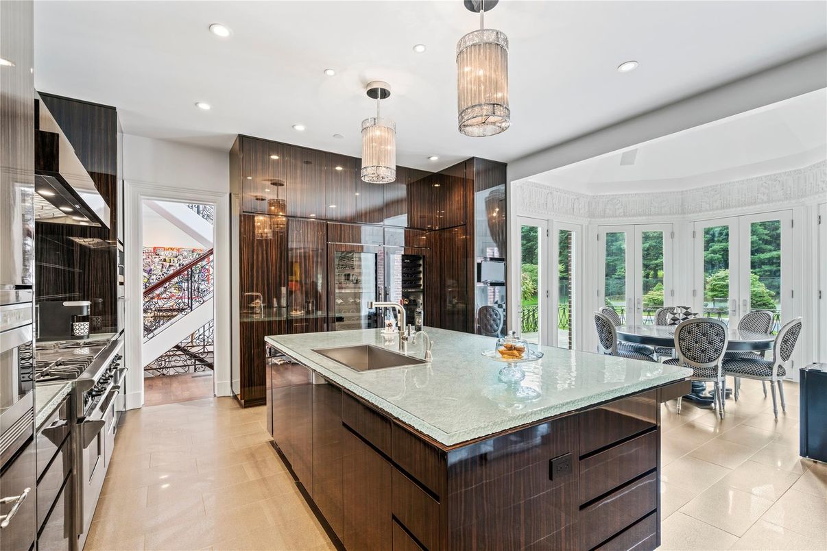 Dining room, Interior, Kitchen, Pendant Lights, Recessed Lighting, Stainless Steel Appliances