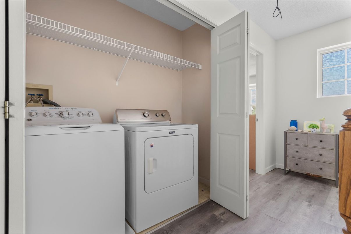 Interior, Utility Closets, Washer, Wood Texture Flooring