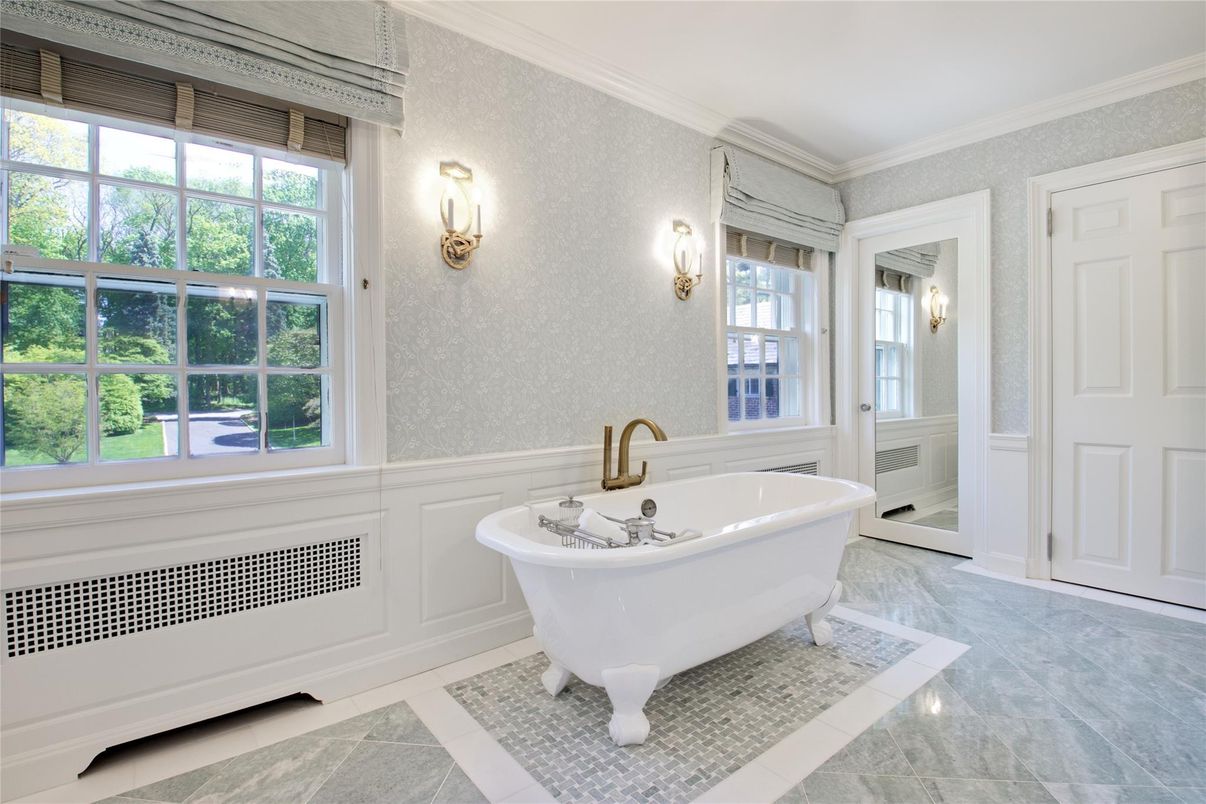 Bathroom, Free Standing Baths, Interior