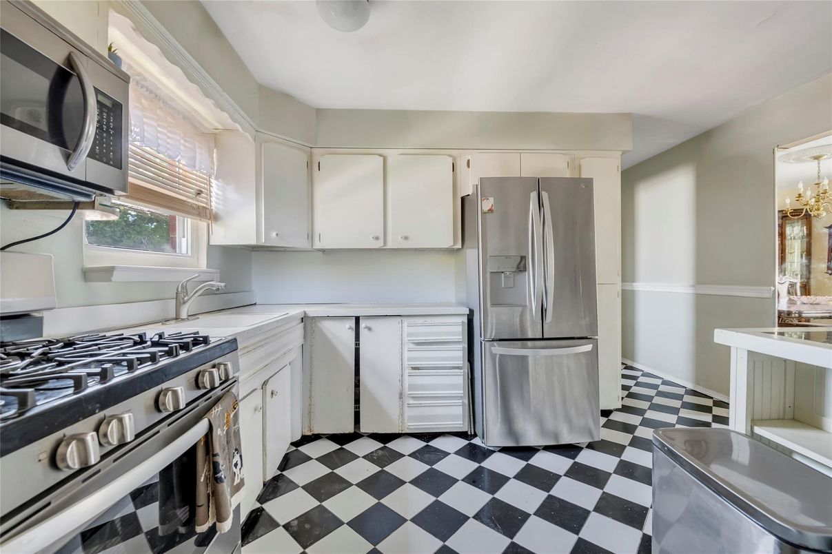 Chandelier, Interior, Kitchen
