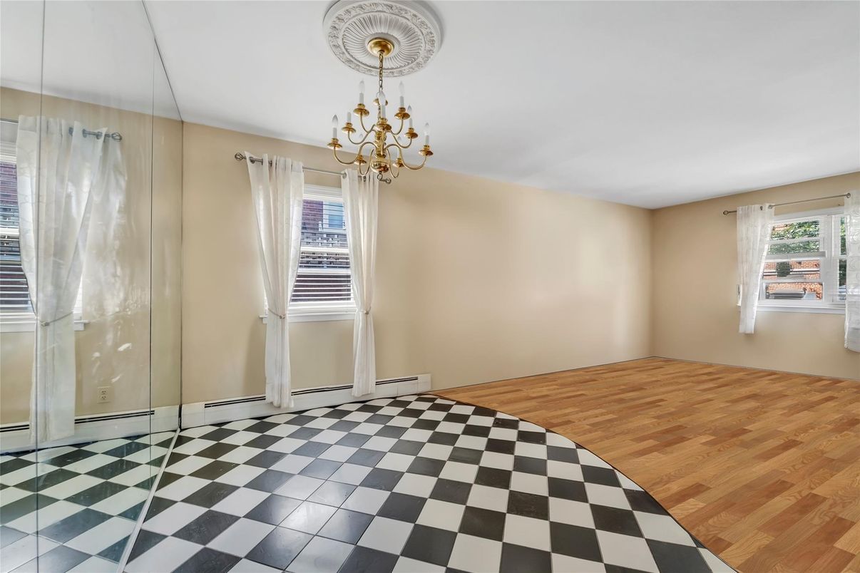 Chandelier, Empty room, Interior, Wood Texture Flooring