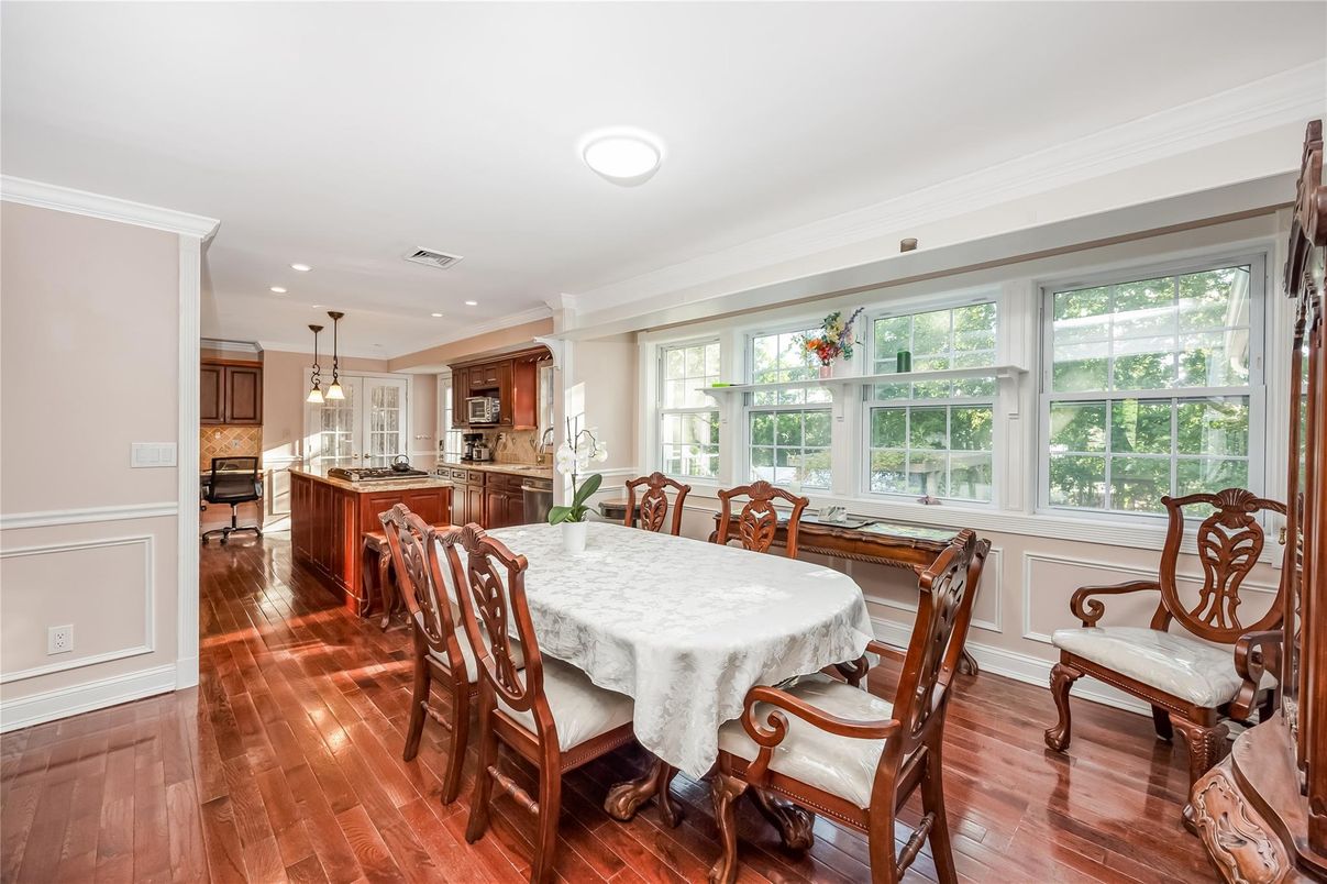 Dining room, Interior, Kitchen, Pendant Lights, Recessed Lighting, Wood Texture Flooring