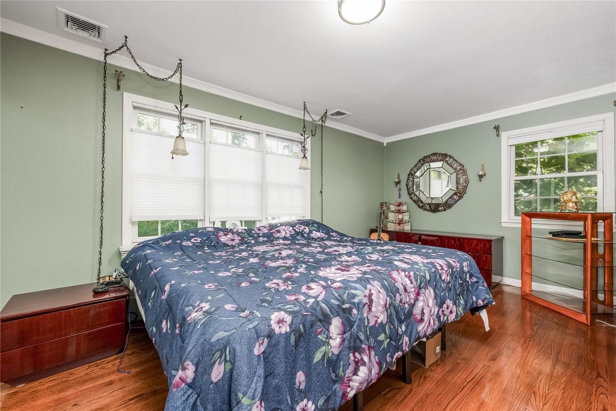 Bedroom, Interior, Pendant Lights, Wood Texture Flooring