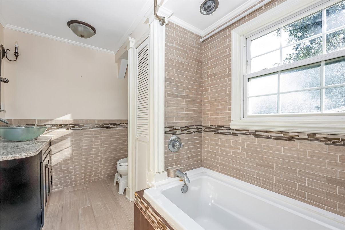 Bathroom, Interior, Stone Walls, Wood Texture Flooring